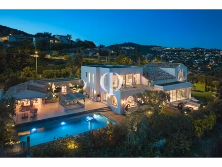 villa de luxe à vendre à les issambres