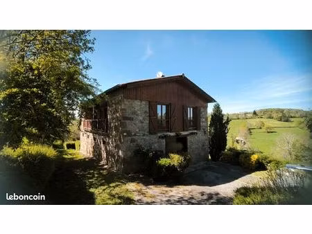 grange rénovée à rimont en sortie de village