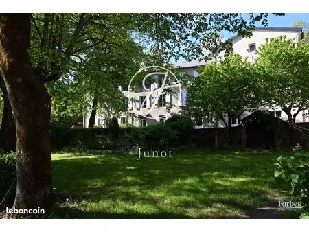 immeuble 50 pièces 2800 m²