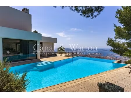 villa de luxe à vendre dans le quartier le faron-fort-rouge