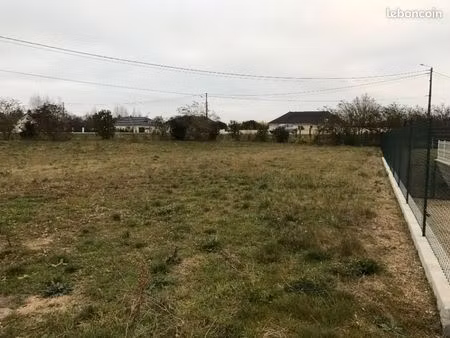 terrain 616 m² jeugny