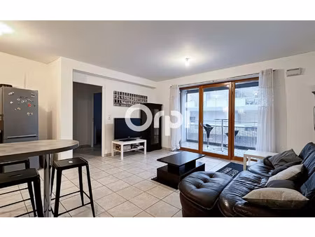 location appartement  m² t-2 à l'étrat  860 €