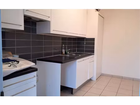 location appartement  m² t-3 à massy  1 338 €