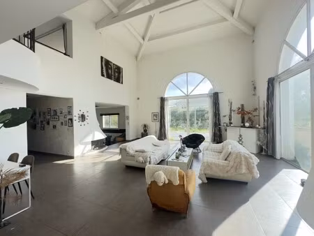 maison de luxe à vendre à la crau