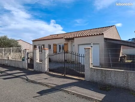 maison 100m2   terrain 450m2  piscine bois