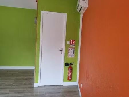location local commercial