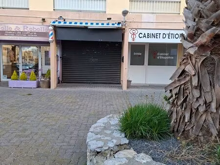 murs à vendre d’un local commercial à gruissan-port