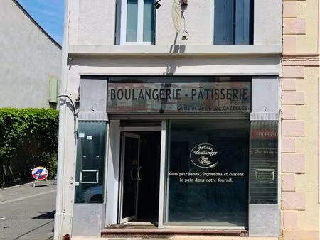 local commercial 50 m² – centre-ville castelnaudary – axe passant