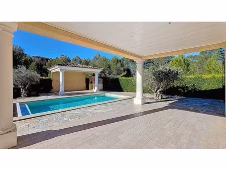 villa de luxe à vendre à le thoronet