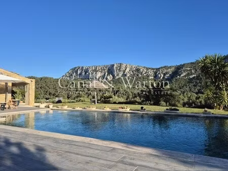 villa de luxe à vendre dans le quartier le rouve-gailleux-le val d'arenc