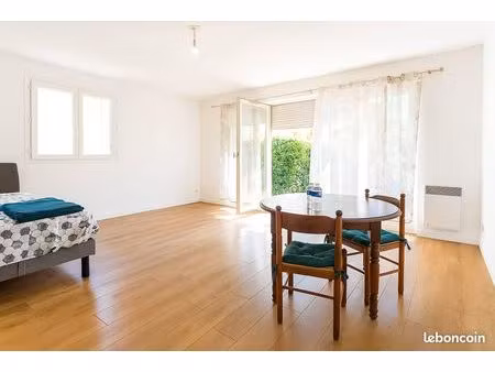 osny centre - studio de 31 4m² avec balcon et jardin privatif de 65m² - parking possible e
