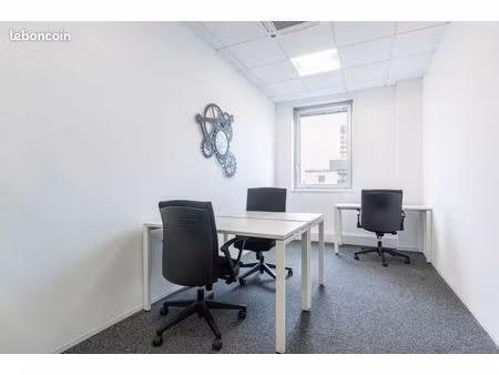 bureau privé à louer pour 2 personnes à cergy  stop & work cergy