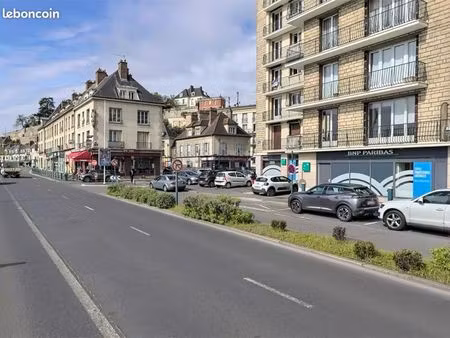 boutique 90 m² pontoise