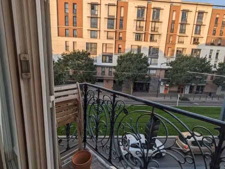 3 pièces 48 m² – charme haussmannien – lumineux – balcon – métro à pied