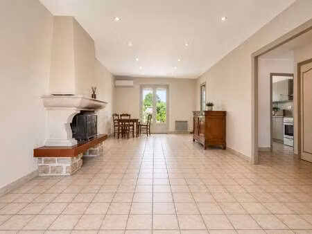 vente maison à niort (79000) : à vendre / 90m² niort
