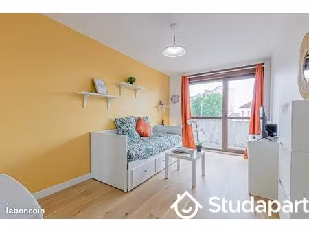 chambre 1 pièce 12 m²