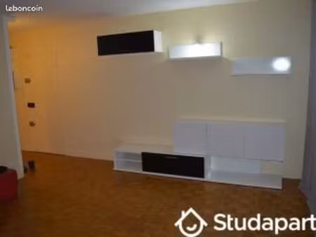 chambre 1 pièce 9 m²