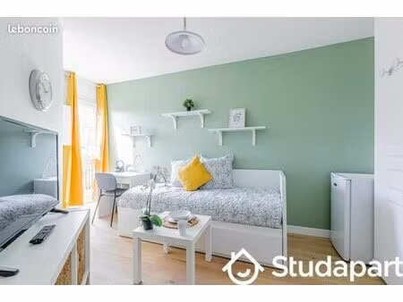 chambre 1 pièce 11 m²