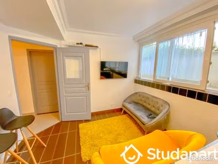 chambre 1 pièce 13 m²