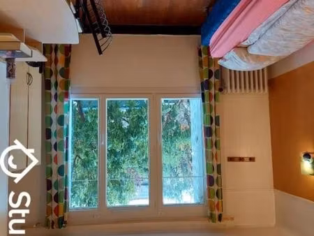 chambre 1 pièce 13 m²