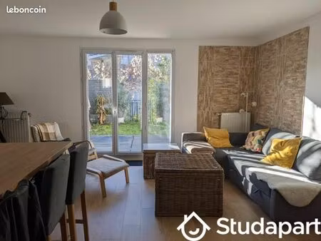 chambre 1 pièce 12 m²