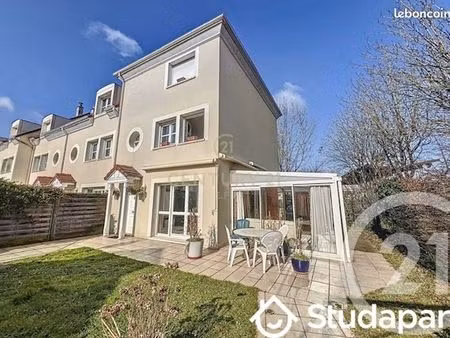 maison 8 pièces 120 m²