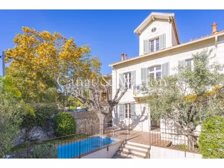 maison de luxe à vendre dans le quartier le faron-fort-rouge