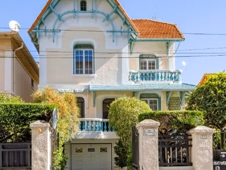 villa de luxe à vendre dans le quartier centre ville