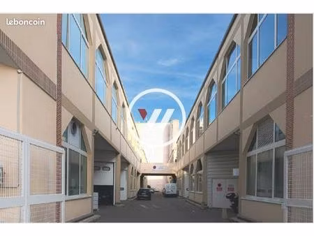 local d'activité 620 m²