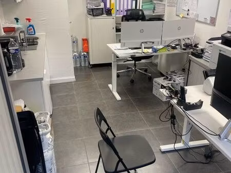 local commercial/ bureau 20 m²-neuilly sur marne