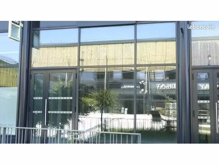 local commercial 300 m²