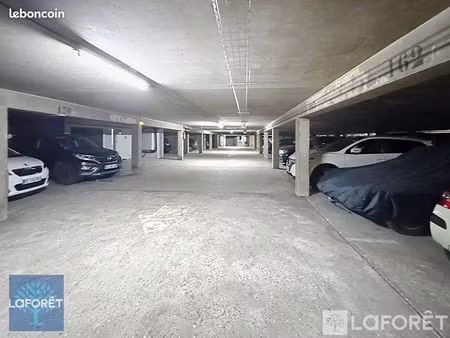 parking/box 1 pièce 12 m²