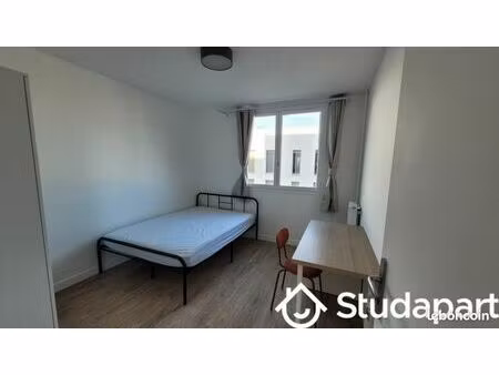 chambre 1 pièce 12 m²