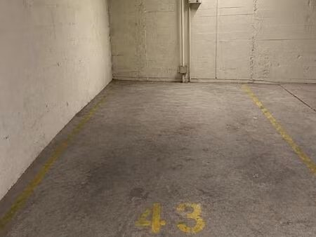 parking 12 m² saint mande