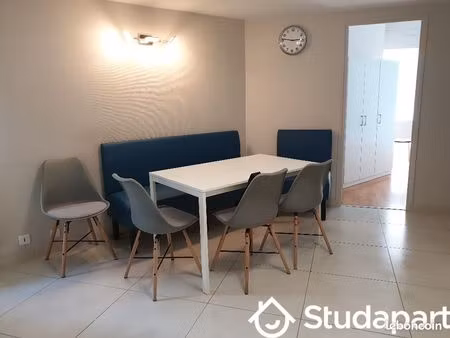 chambre 1 pièce 12 m²