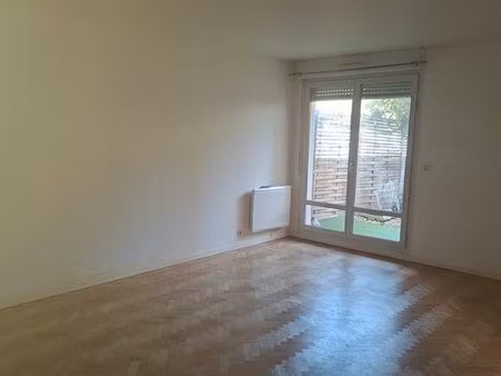 appartement 3 pièces avec petite terrasse