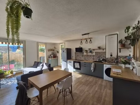 à louer – superbe 3 pièces de 70 m² avec rez-de-jardin à carros
