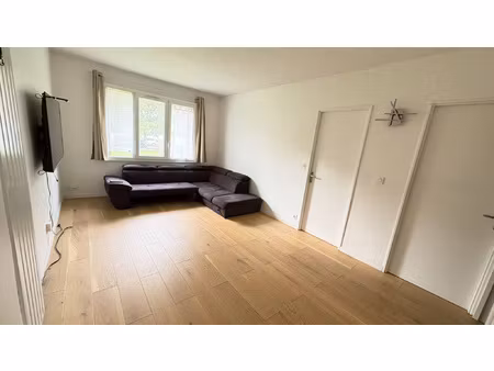 à louer f3 moderne + parking disponible fin mai