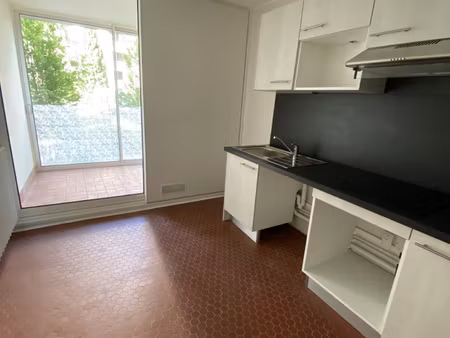 colomiers / bascule-oratoire - t4 rénové avec loggia et park
