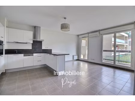 appartement t2 de 44 m2 avec terrasse et box fermé - marseil
