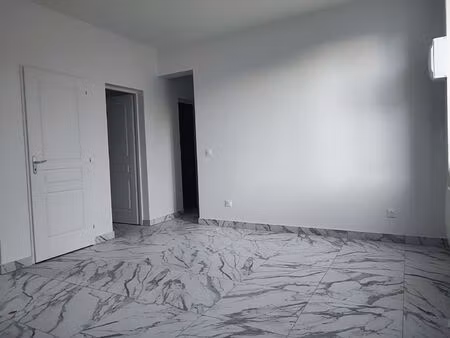 appartement 3 pièces à louer en rez-de-chaussée - réf 1047