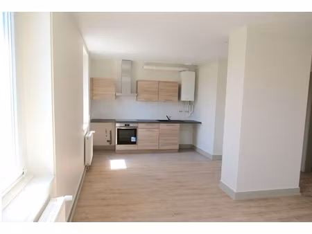 t2 / 39m² / pantin (rer e)