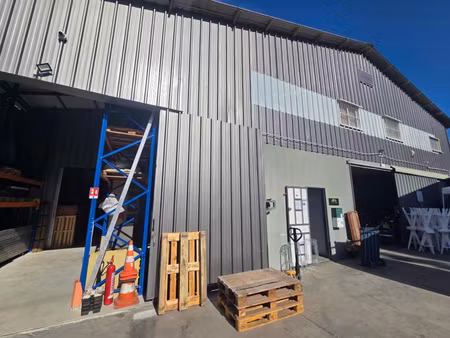 local d'activités - entreposage - bureaux 250 m2 le port