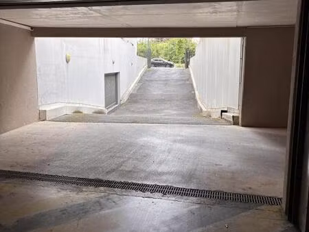 a louer stationnement couvert