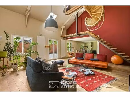 maison de ville aux volumes remarquables et son jardin