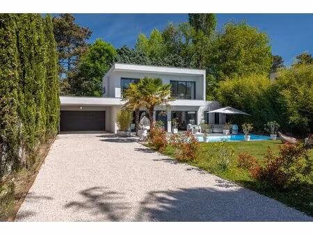 maison contemporaine 135 m² – terrain 711 m² – 4 chambres – piscine
