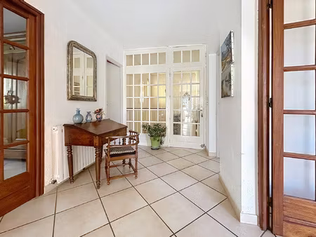 belle villa cossue avec jardin de 764 m2 au centre de pignan