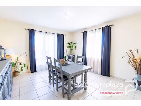 maison de 93.45m² habitables  4 chambres  sur sous-sol complet au centre de st andré de co