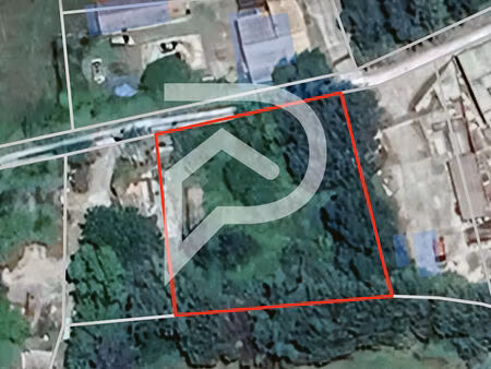 pertuis zone activites de st martin - un terrain de 1 269 m2