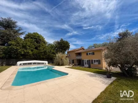 maison à charrais (86170)